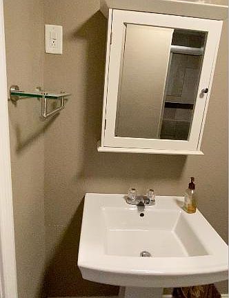 5th image of 3617 Southwood Dr #2