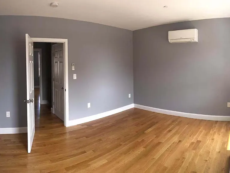 114 Harvard St #114 — Photo 10
