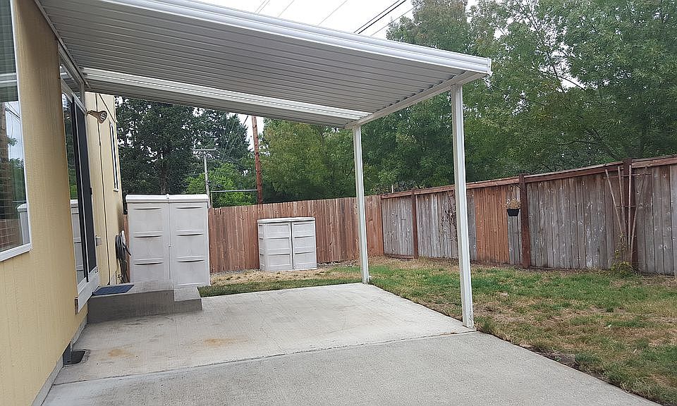 2nd image of 2534 Hidden Springs Loop SE