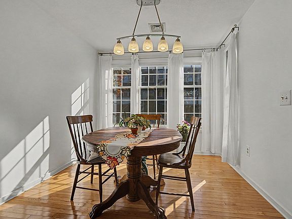 5th image of 65 Amity Pl #65