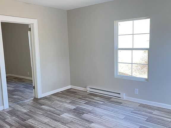 2nd image of 322 Gold St #B