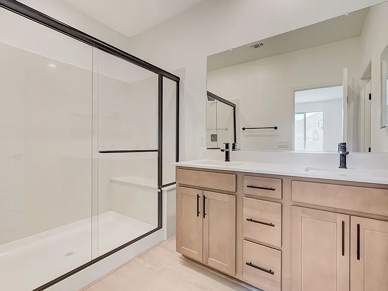 7681 N Jones Blvd — Photo 21