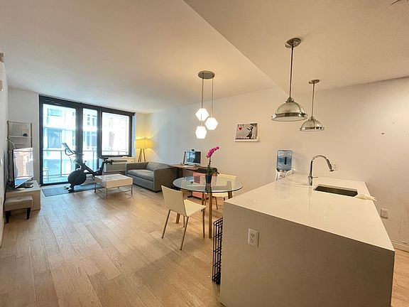 2nd image of 162 1st St #809