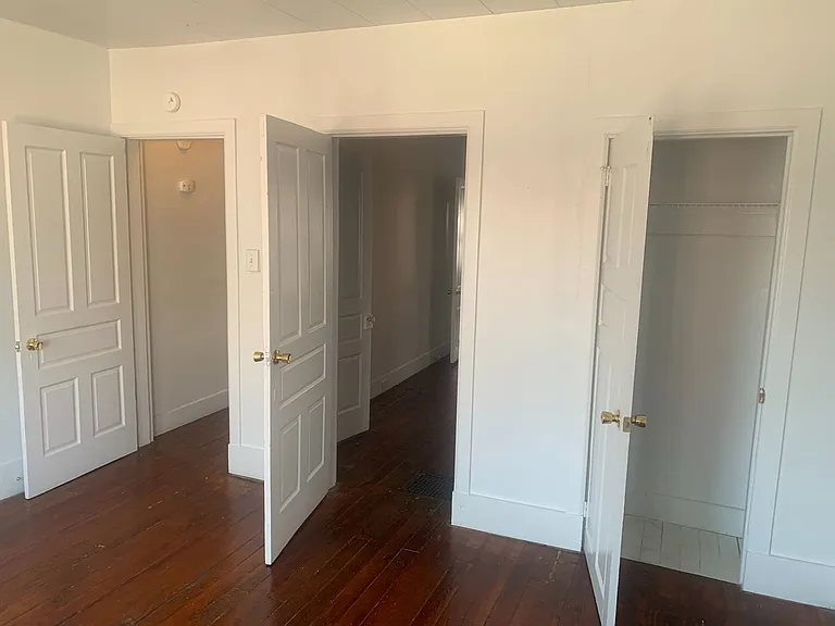 218 S West St — Photo 9