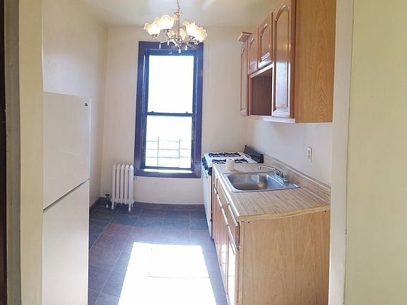 3rd image of 717 Avenue C APT 5B