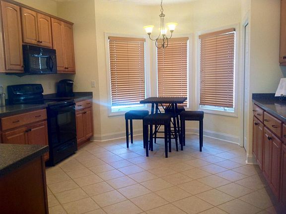 5th image of 1068 La Casa Ct