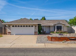 2572 Dewberry Dr, Redding, CA 96003