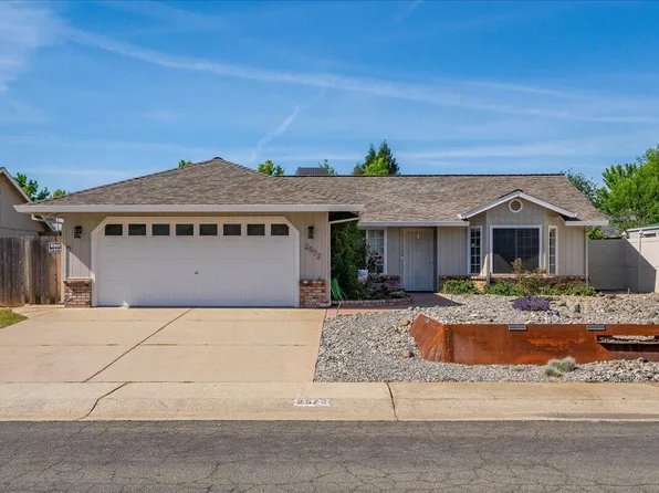 2572 Dewberry Dr, Redding, CA 96003