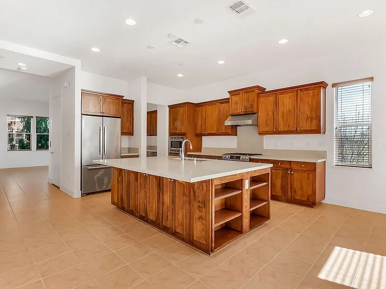 1433 Freeman Ln — Photo 9