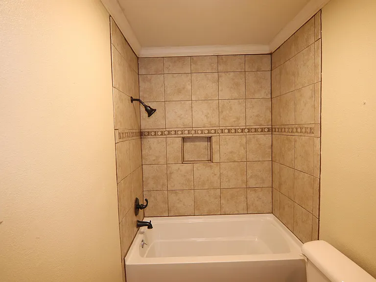 8648 Glen Meadow Ln — Photo 10