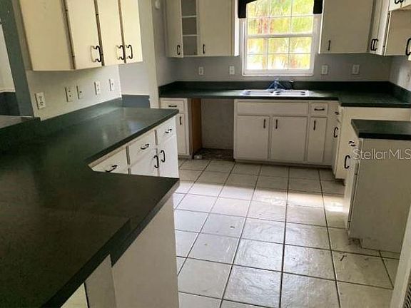 5th image of 903 Wee Burn Pl