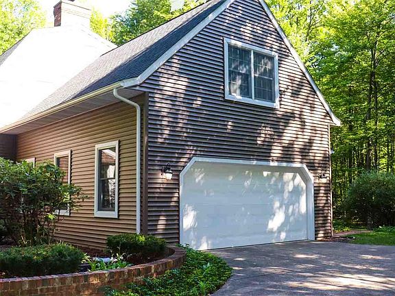 3rd image of 2410 N Quail Run Dr