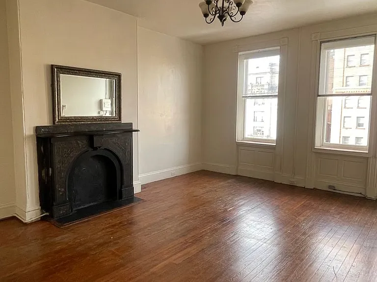 717 Washington Pl — Photo 6