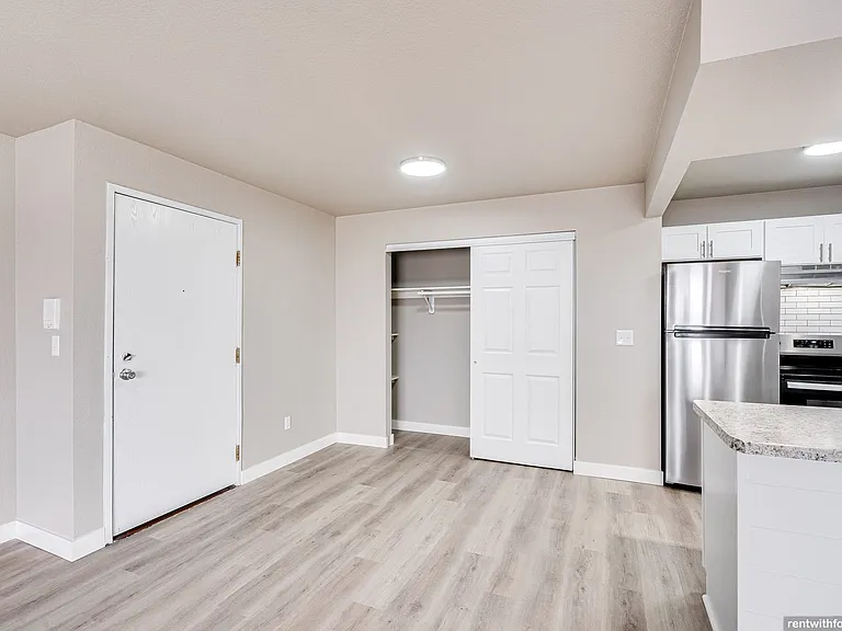 Stonecreek Apartments — Photo 44