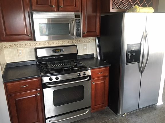 5th image of 3464 Hickory Glen Dr