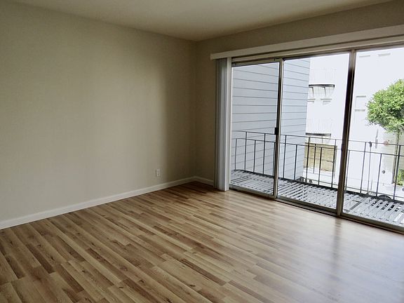 2nd image of 1848 Lombard St #3