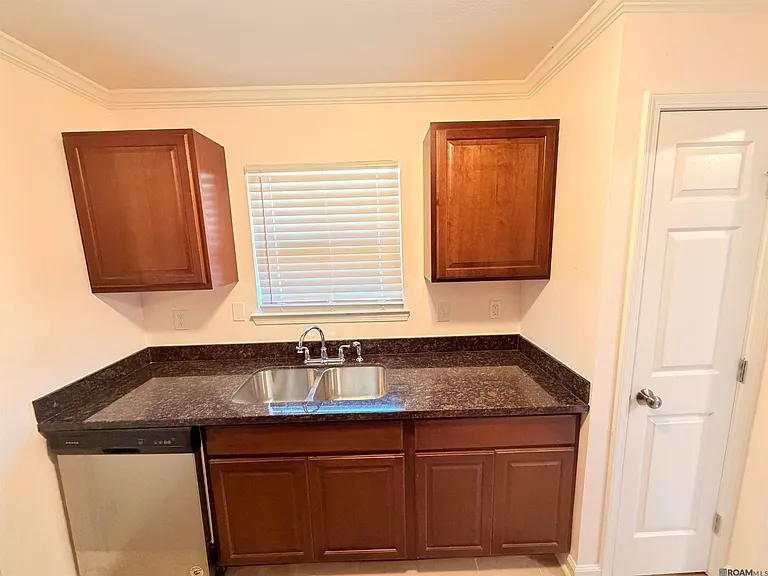 10050 El Scott Ave — Photo 8