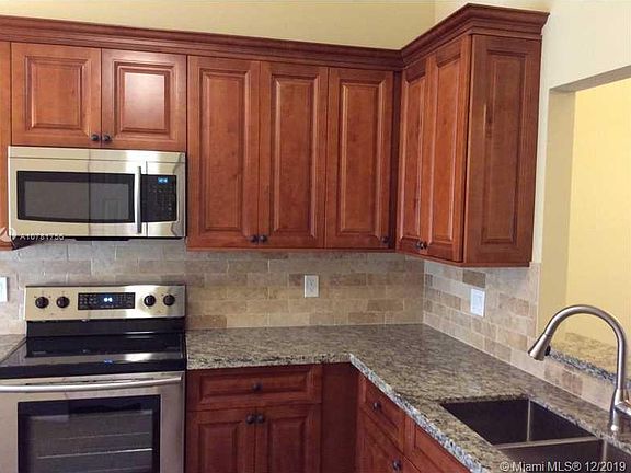 2nd image of 946 NW 104th Ln #946