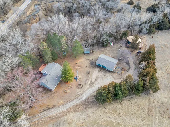 230 S Lowell Rd, Gibbon, NE 68840