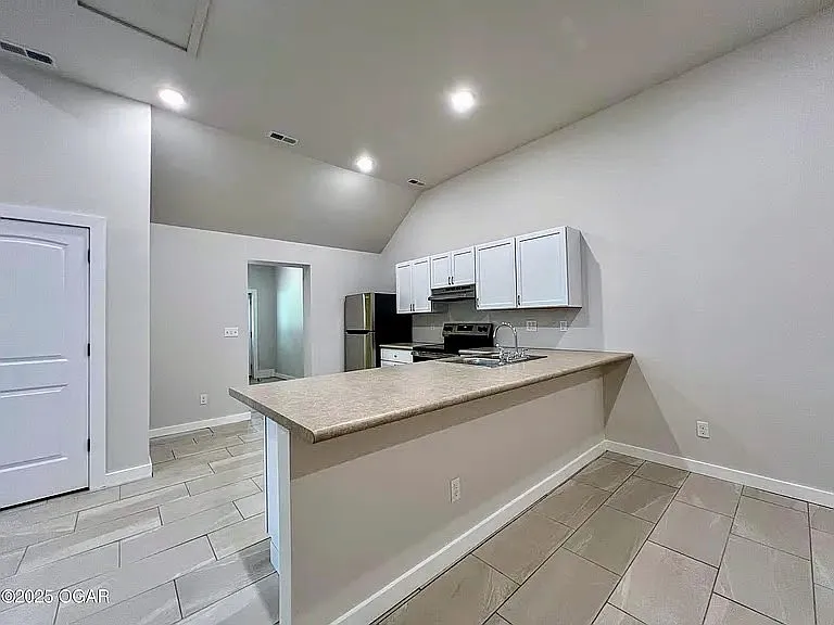 204 Webb St #C — Photo 9