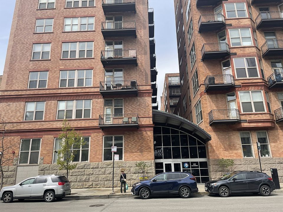 1st image of 500 S Clinton St APT 313