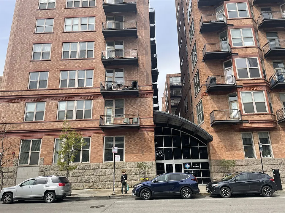 500 S Clinton St #313