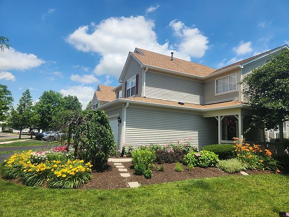 3rd image of 240 Grand Ridge Rd #0