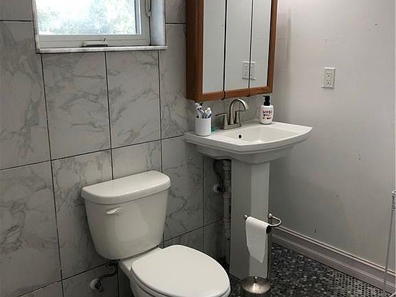 5th image of 28320 Meadowlark Ln