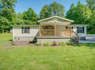 121 Autumn Wood Ln, Elizabethton, TN 37643