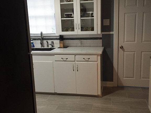 4th image of 430 Dudley Dr