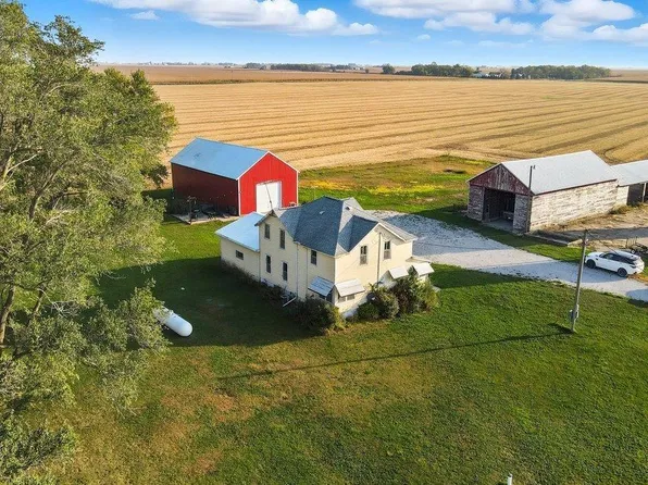 1527 Garden Ave, Waverly, IA 50677