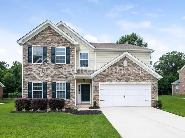 8023 Grove Hall Ave, Mint Hill, NC 28227