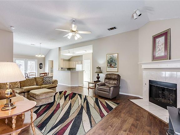 5th image of 1113 Creekstone Dr
