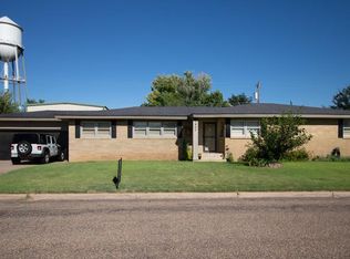1407 Peach Ave, Dalhart, TX 79022