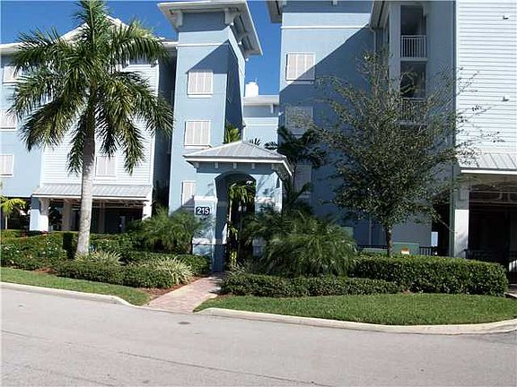 3rd image of 215 NW Flagler Ave APT 208