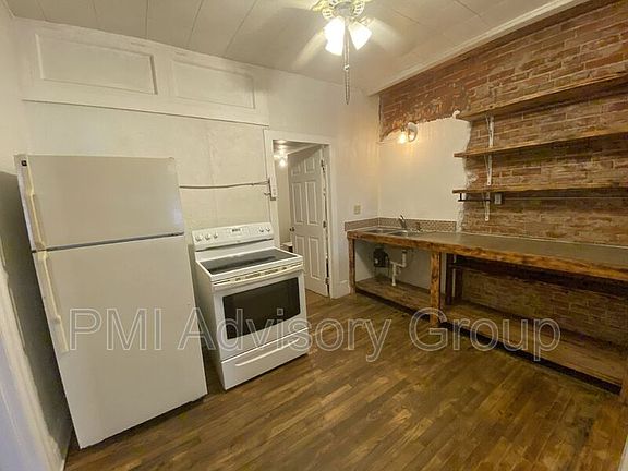 2nd image of 524 Market St APT 1