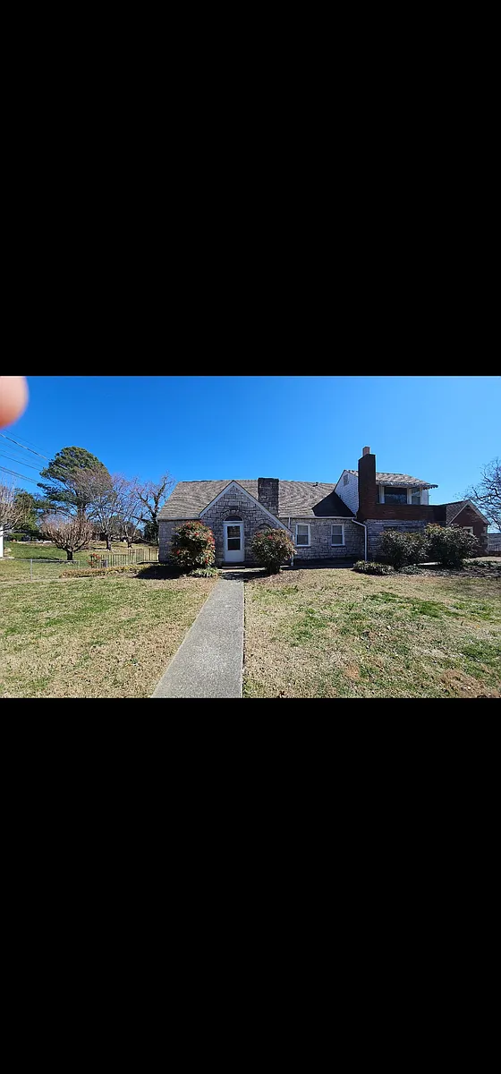 Building Photo - 807 Gresham Rd #1