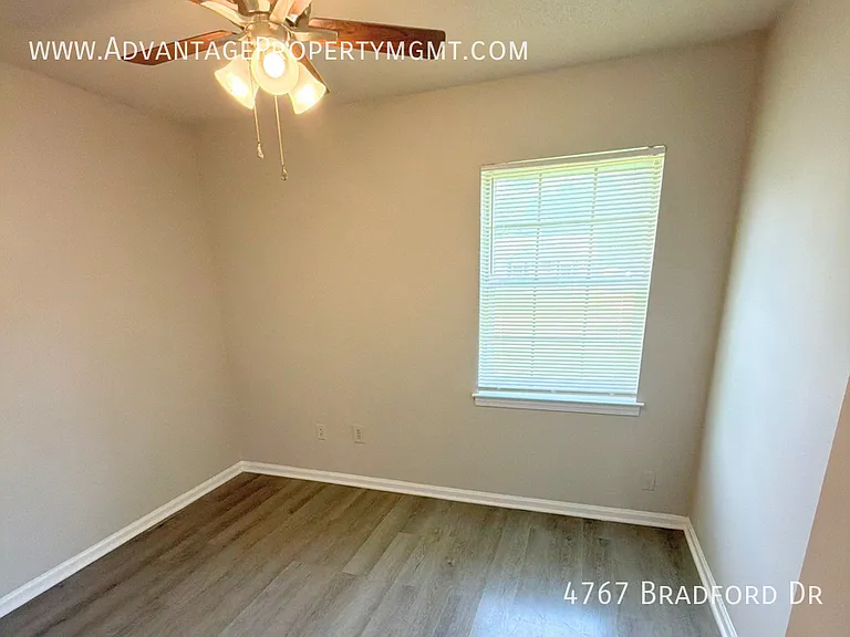 4767 Bradford Dr — Photo 14