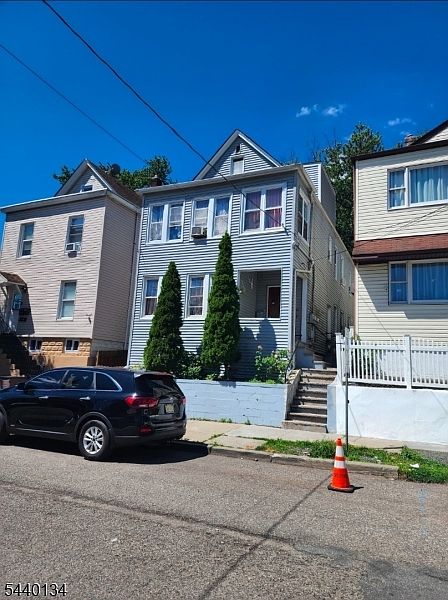 1st image of 85 Tulip St #2