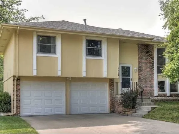 2824 N 126th Avenue Cir, Omaha, NE 68164