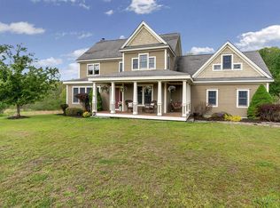 11 Jameson Dr, Falmouth, ME 04105