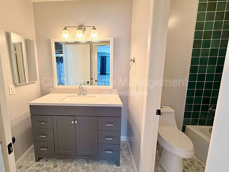 410 Mira Loma Ln — Photo 8