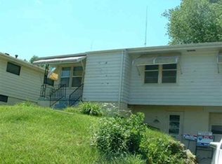 5606 N 69th St, Omaha, NE 68104