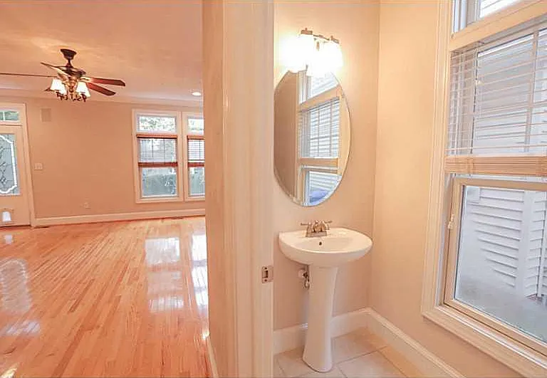 1325 Buckingham Ave — Photo 14