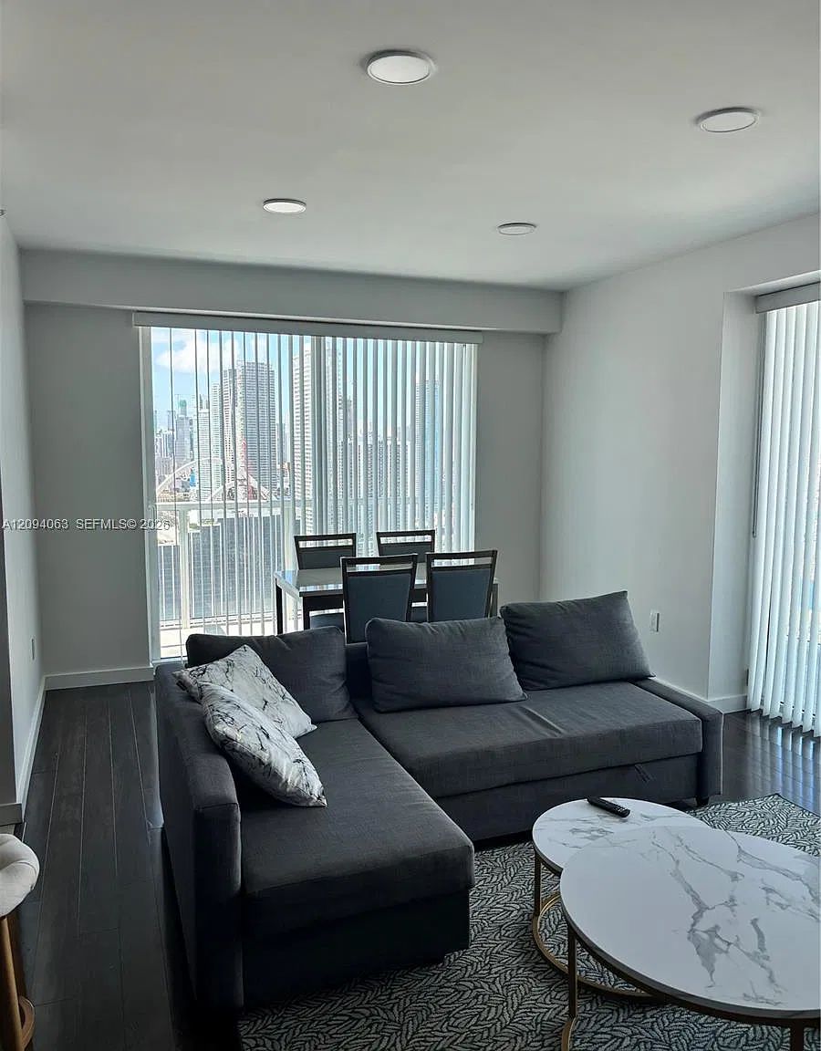 Quantum On The Bay Condo — Photo 4