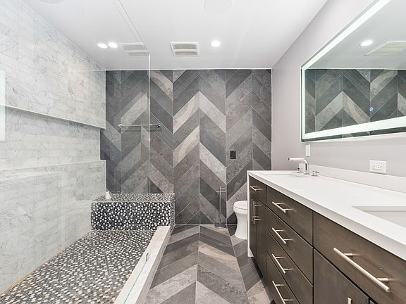 5th image of 1129 Larrabee St APT 6