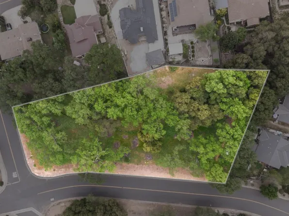 Suzanne Dr, Angels Camp, CA 95222