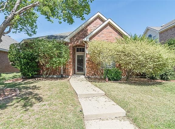 2nd image of 1535 Broadmoor Dr