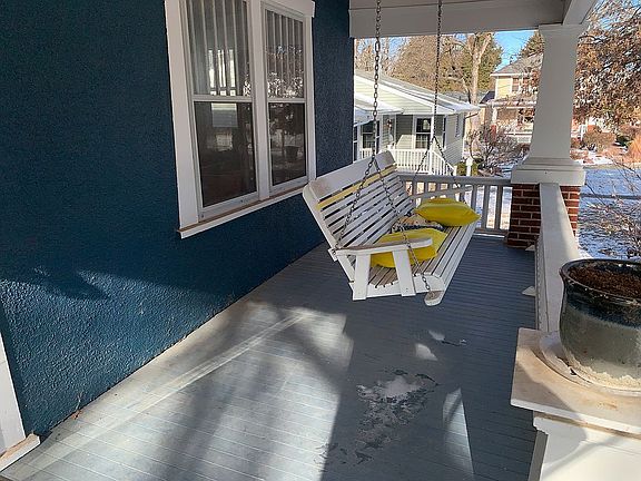 2nd image of 1810 Crescent Dr
