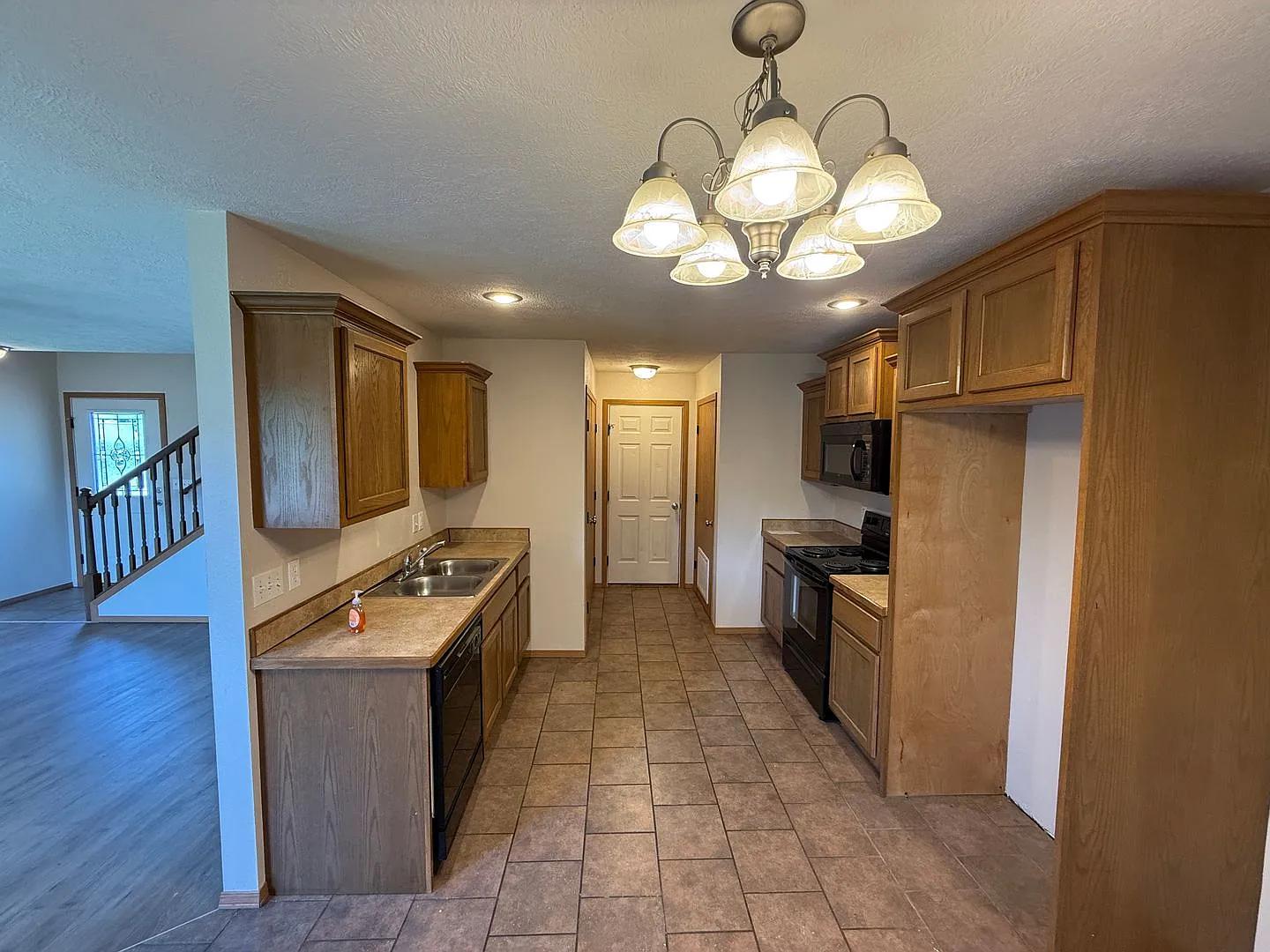 Three bed, two bath duplex. — Photo 2